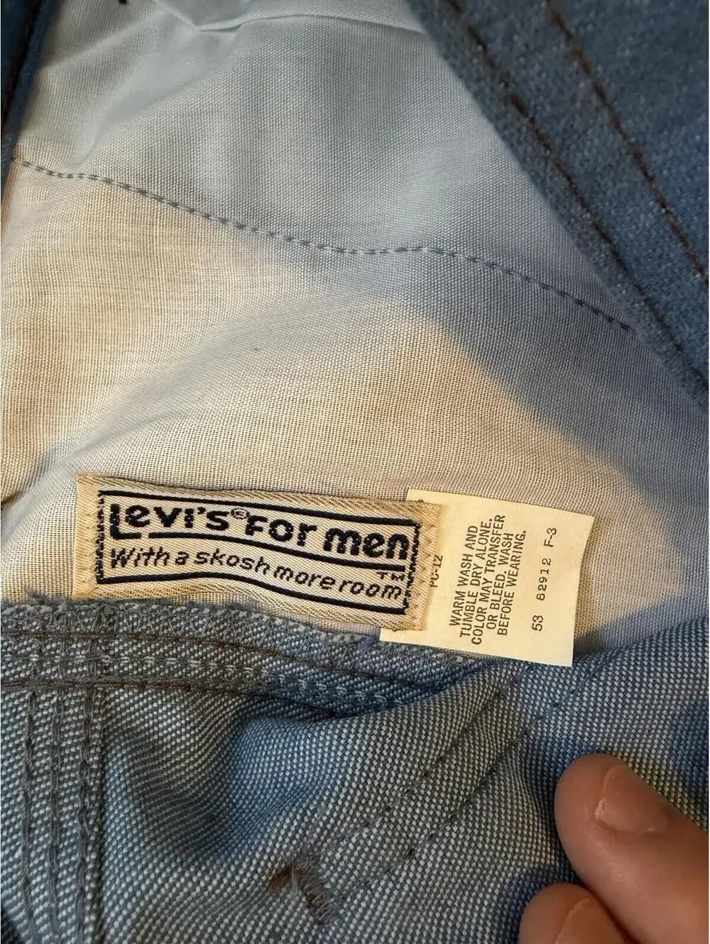 VTG Levi’s Light Wash Blue Relaxed Denim Skosh More Room Jeans Men’s Size 36x35